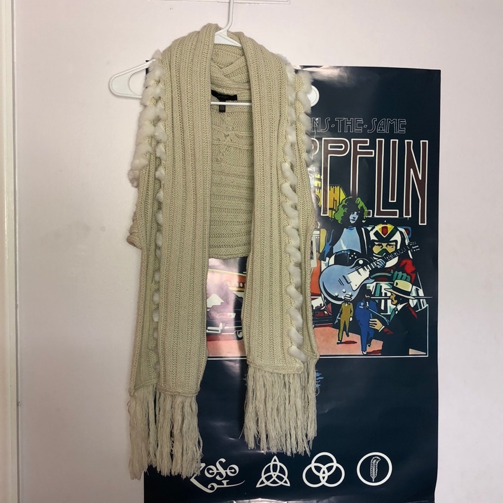 NWT Jessica Simpson shawl